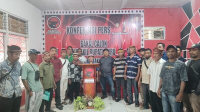 Hempri Beno Lesnussa Resmi Daftar Di PDI-P Bursel Sebagai Balon Wakil Bupati