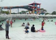 Pemandangan Wahana Mempesona di Water Pak Puri Nirwana Cikarang Utara