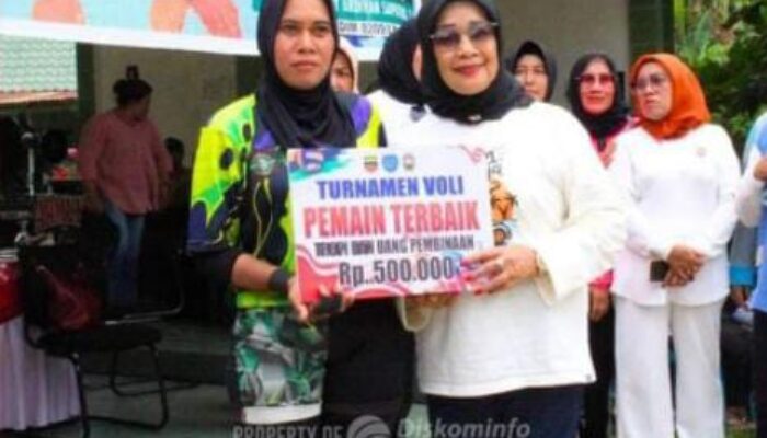 Plt Bupati Labuhanbatu Saksikan Pertandingan Final Bola Volly Antar Lembaga Wanita