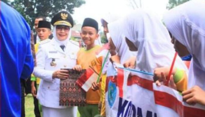 Permainan Tradisional Ramaikan Perayaan HUT Ke-79 RI Di Lapangan Ika Bina
