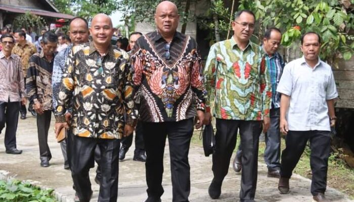 Bupati Nias Utara Beribadah Bersama Di Geteja Katolik ST. Onesimus Lauru Paroki ST. Bonifasius Alasa.
