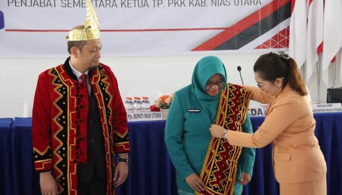 Pjs.Bupati Nias Utara Dan Pjs. Ketua TP-PKK Kabupaten Nias Utara Melaksanakan Rapat Koordinasi