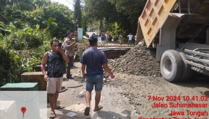 Polres Simalungun Amankan Perbaikan Jalan Putus di Tanah Jawa, Lalu Lintas Dialihkan