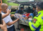 Gerak Cepat Polsek Bilah Hulu, Evakuasi Korban meninggal Didalam Truck