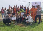 Penanaman Pohon Serentak Polsek Pangkalan Kuras Dalam Rangka Memperingati Hari Pohon Sedunia Tahun 2025
