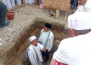 Bupati La Hamidi Hadiri Peletakan Batu Pertama Masjid Al-Mujahidin Elfule
