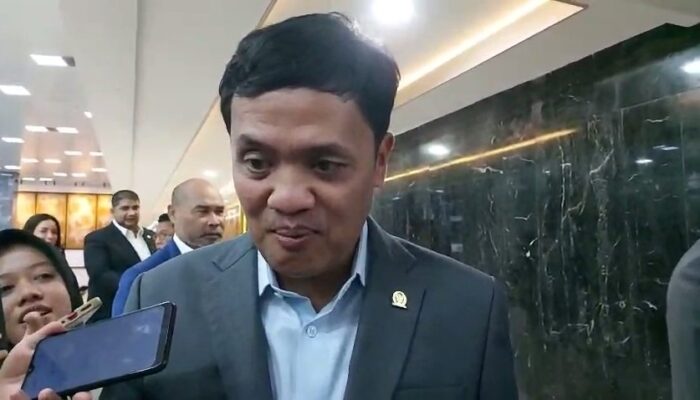 Ketua Komisi III Sebut Kapolri Tak Alergi dengan Keterbukaan