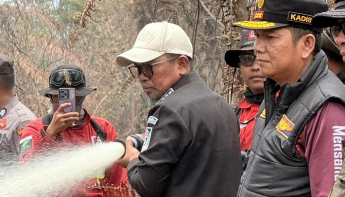 Bersama patroli terpadu, Bupati Zukri Tinjau Titik Karhutla di Desa Gambut Mutiara