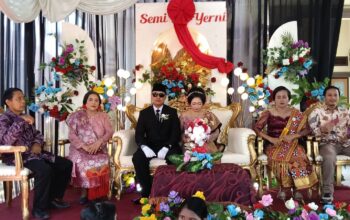 Semi Aro Zalukhu dan Yernitalina Waruwu Resmi Memulai Hidup Baru Keluarga Besar Turut Menyaksikan 