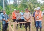 Dukung Pemberdayaan KAT, Pemkab Buru Selatan Mulai Pembangunan Balai Sosial dan Salurkan Bantuan Stimulan di Waesama
