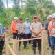 Dukung Pemberdayaan KAT, Pemkab Buru Selatan Mulai Pembangunan Balai Sosial dan Salurkan Bantuan Stimulan di Waesama