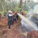 Bupati Zukri dan Kapolres Bertahan Hingga Malam di Kerumutan Kawal Langsung Pemadaman Karhutla