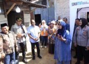7 Rumah Warga Kurang mampu Di Kecamatan Rantau Selatan, Terima Penyalaan Listrik Gratis 