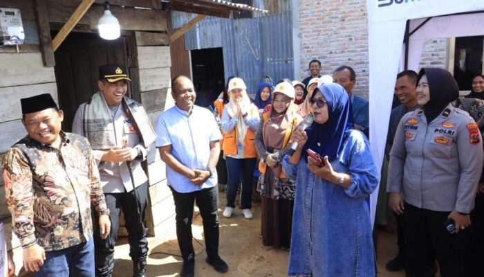 7 Rumah Warga Kurang mampu Di Kecamatan Rantau Selatan, Terima Penyalaan Listrik Gratis 