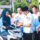 Pemkab Labuhanbatu Bagikan 300 Bendera Merah Putih, Sambut HUT ke-81 Kemerdekaan RI
