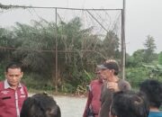 Meresahkan Salah Satu Warga Mengotori Membuang Pelepah Sawit di Lapangan Footsall