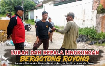 “Lurah Bakaran Batu Sukri Alam Siregar Turun Langsung Bersihkan Parit, Ajak Warga Gotong Royong”
