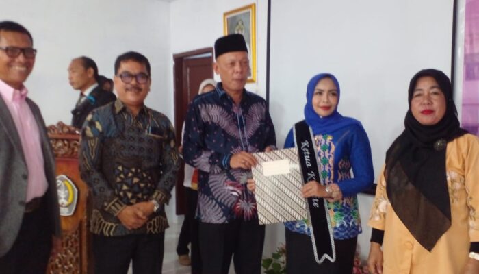 Dilantik Jadi Ketua Komite, Maya Janji Akan Besarkan SMA Tunas Karya Unggul Berasrama