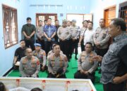 Sebagai Bentuk Kepedulian, Kapolees Beserta Jajaran Melayat ke Rumah Duka Aiptu R.A.Nainggolan, 
