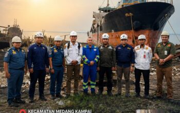 Melanggar UU Pelayaran & Aturan Lingkungan Maritim — KSOP Dumai Perintahkan Penghentian Tegas Pembongkaran Kapal Asing di Medang Kampai