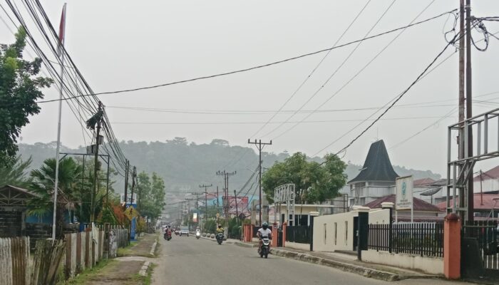 Kebakaran Di Daerah Lain, Membuat Kota Gunungsitoli Diselimuti Asap
